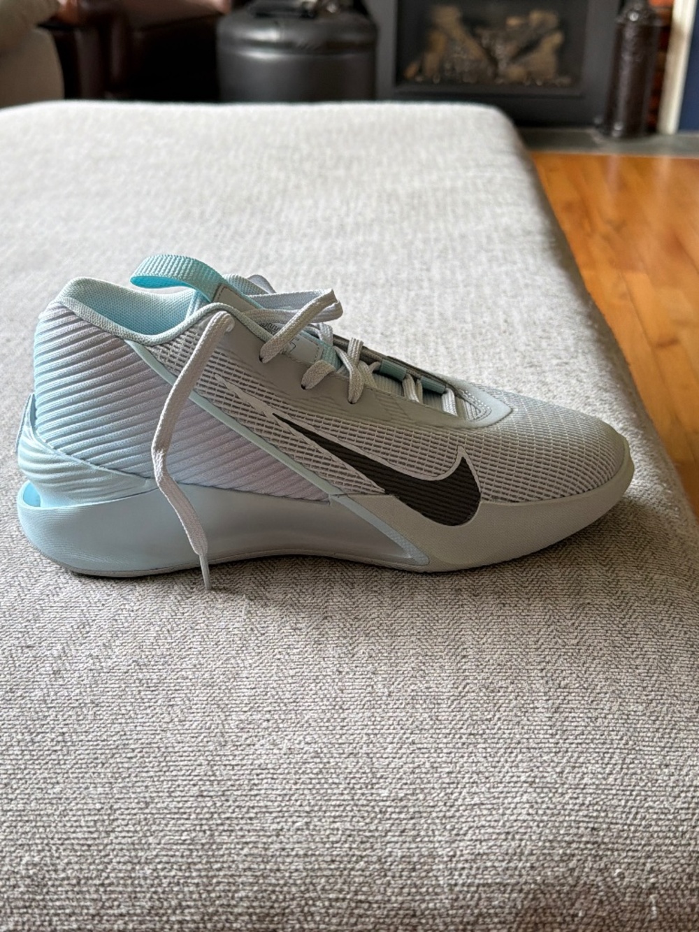 Nike GT Jump Academy Basketball Sneakers